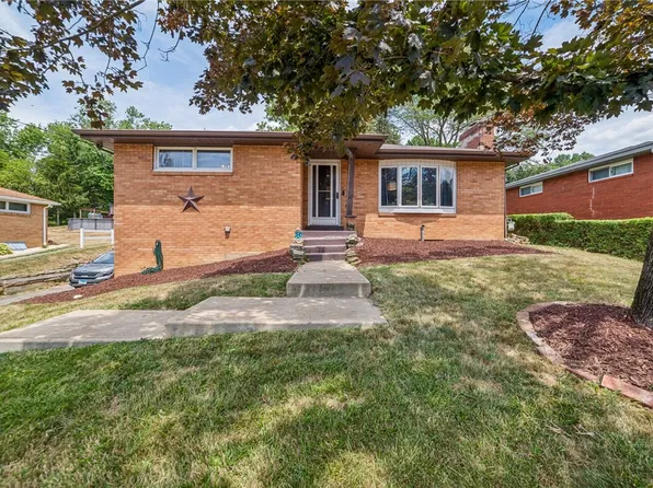 11401 McKee Rd, Irwin, PA 15642