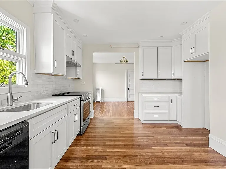 16 Loring Ave #2 — Photo 7