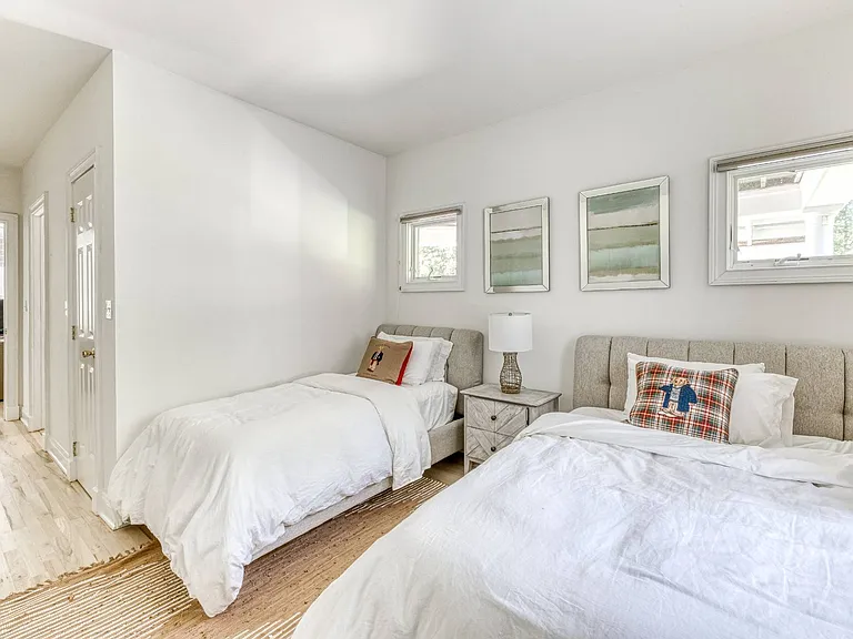 6 Little Ct — Photo 46
