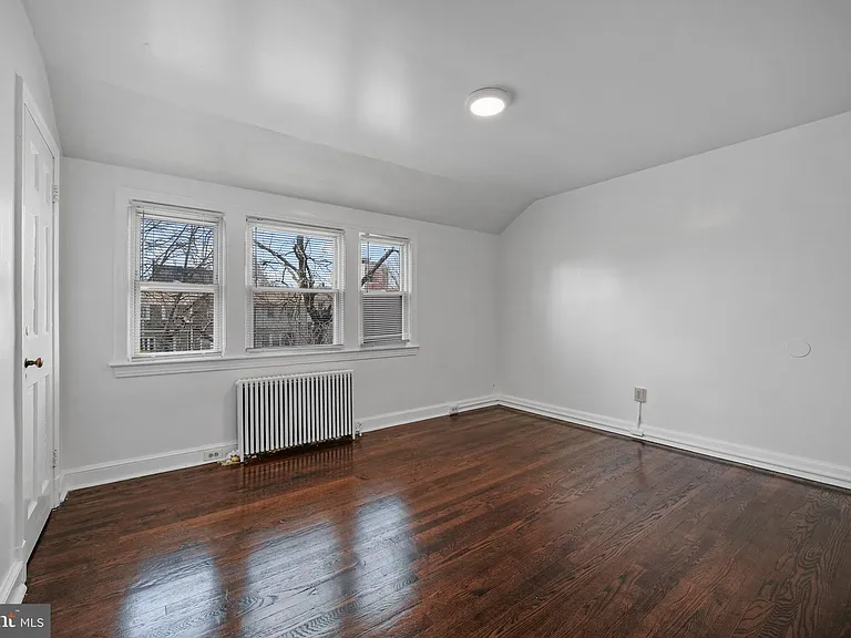 819 20th St NE — Photo 14