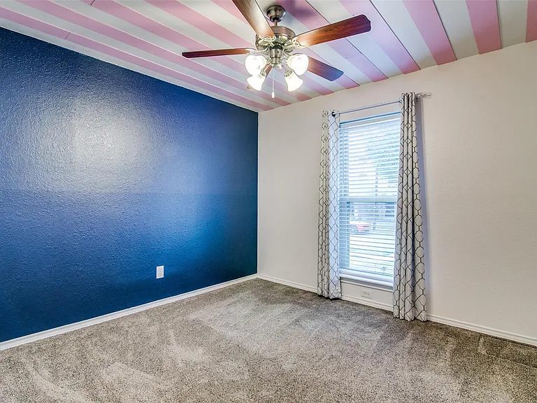 719 Stoneybrook Dr — Photo 13