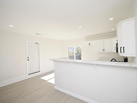 4th image of 2760 Gwynne Ave