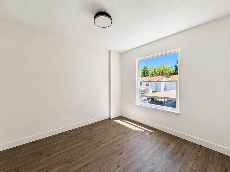 1409 Bel Air Dr #A — Photo 32