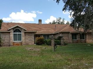 775 Willow Pond Ln, Geneva, FL 32732