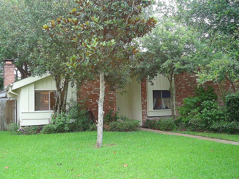 Front elevation 12726 Tennis Dr.