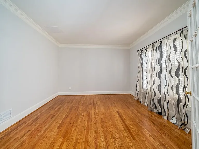 9445 Stoney Ridge Ln — Photo 12