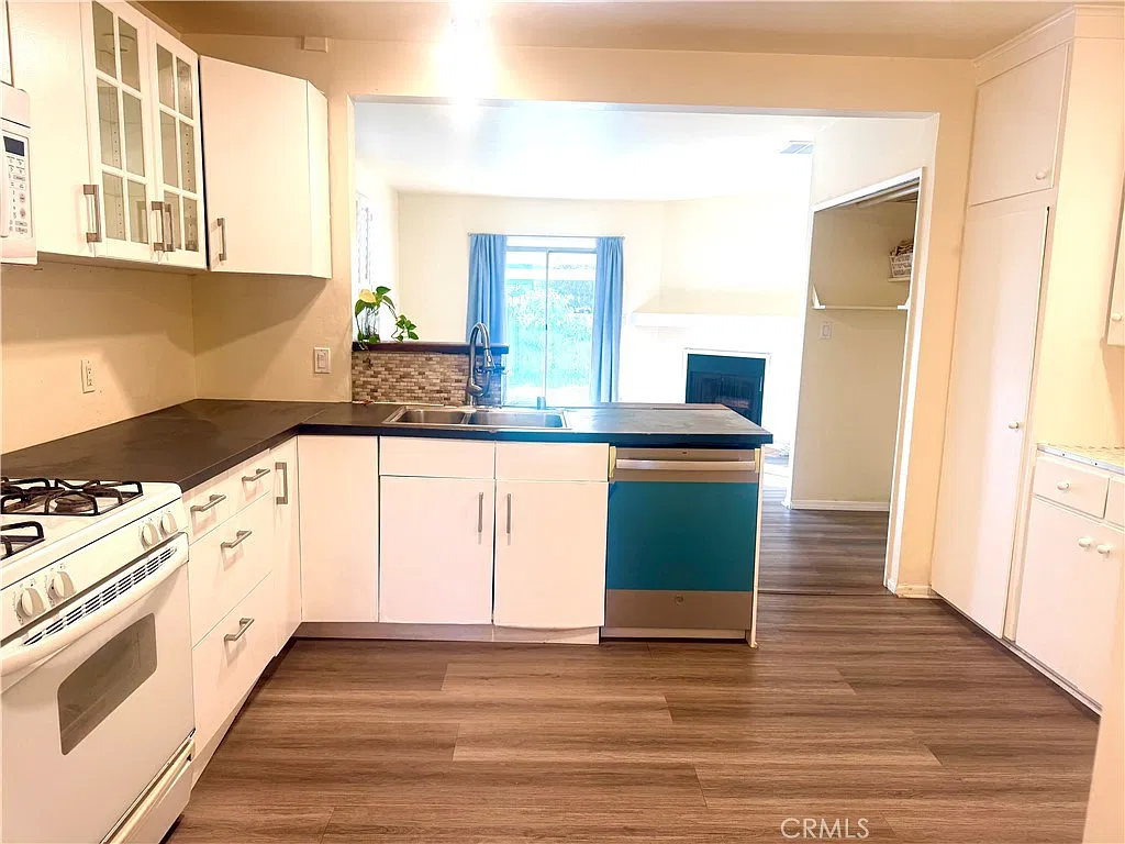 3 bed, 1340 sqft, $3,350 — Photo 4