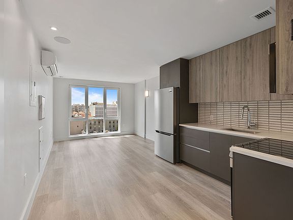 2nd image of 2605 Snyder Ave #5L