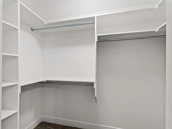 4th image of 424 E Center St