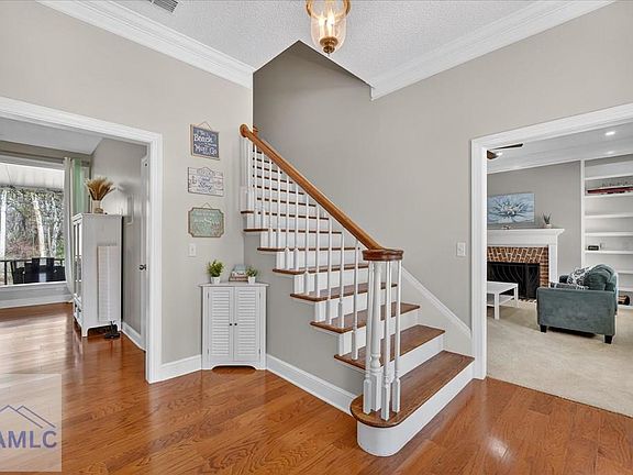 2nd image of 851 Flora Ellen St