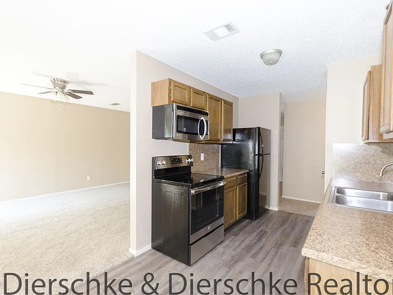 1655 Linda Lee Dr — Photo 4