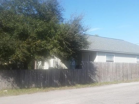 3rd image of 4913 23rd Ave S