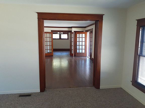 5th image of 41 Smith Ct
