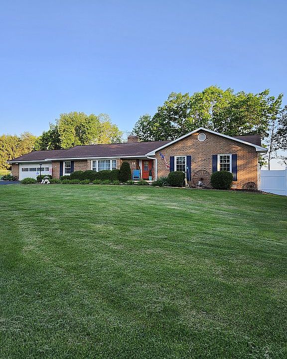 1st image of 18 Overlook Dr