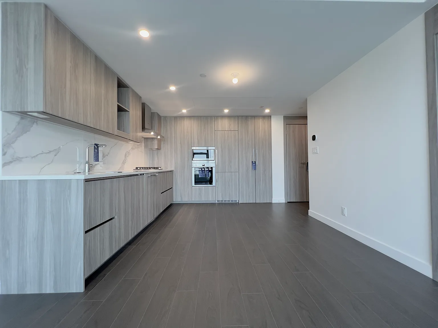 100th Ave, Surrey — Photo 4
