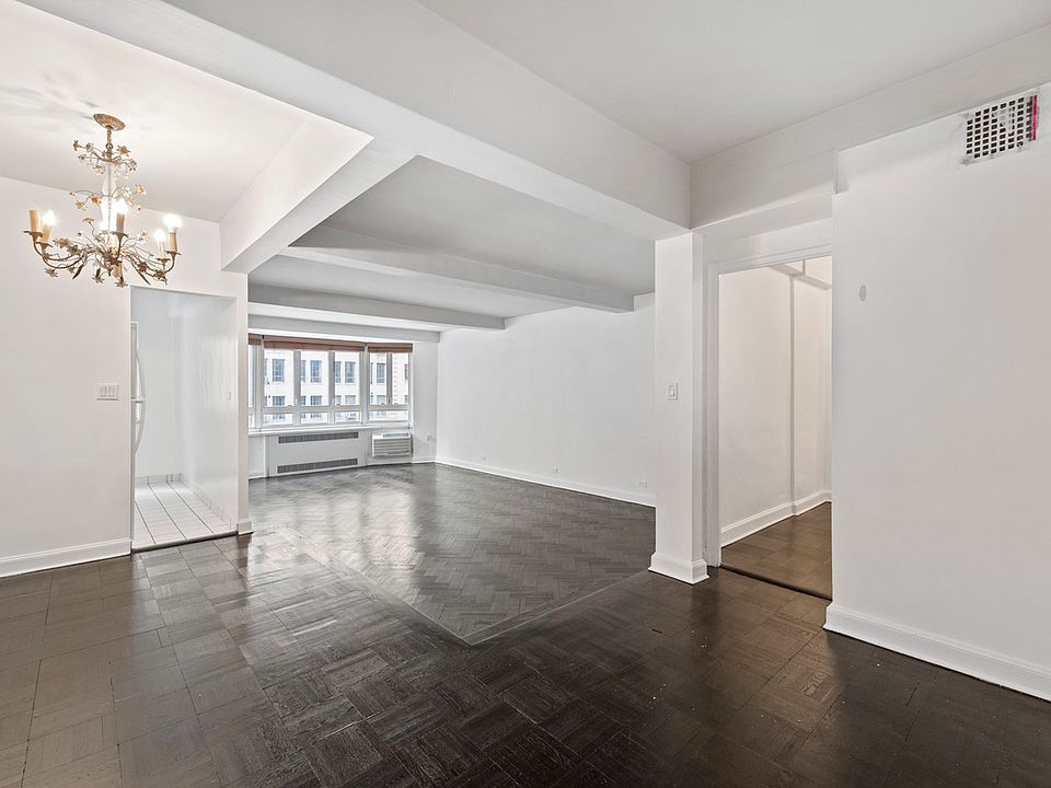 2nd image of 333 W 57th St APT 609