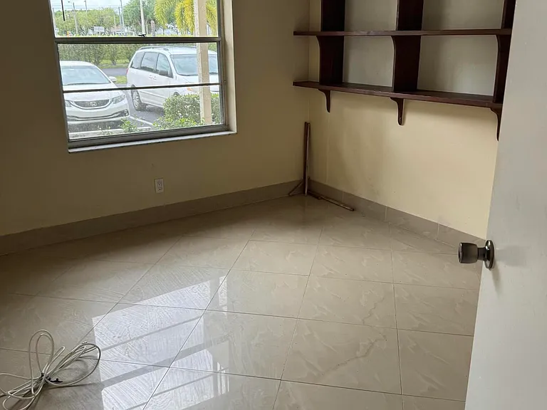 9921 Three Lakes Cir #9921 — Photo 43