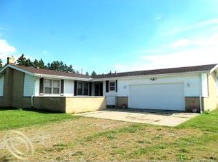 1081 W Jones Rd, Howell, MI 48855