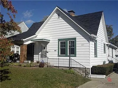 1671 Gerrard Ave photo 1