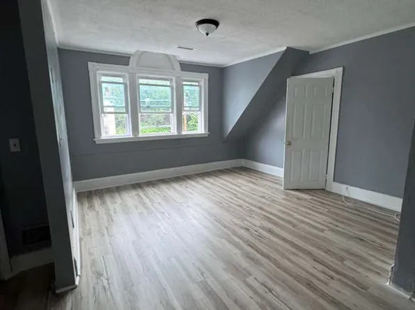 125 Day St #3, Fitchburg, MA 01420
