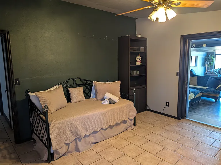 5211 E Lee St — Photo 11