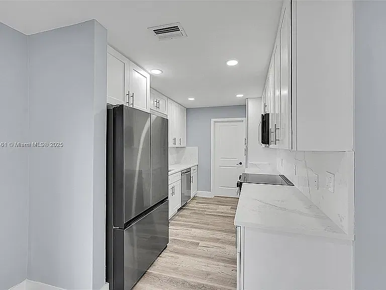 3 bed, 1450 sqft, $3,750 — Photo 3