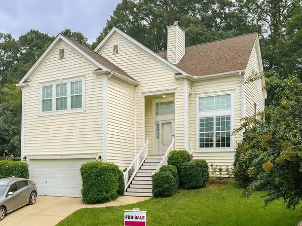 220 Holmes Ct, Concord, NC 28027