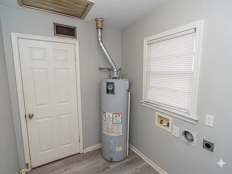 416 W Spring Dr — Photo 14