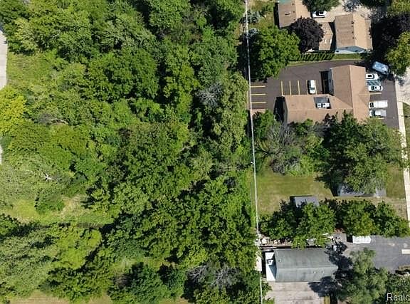 3rd image of 8120 Macomb St