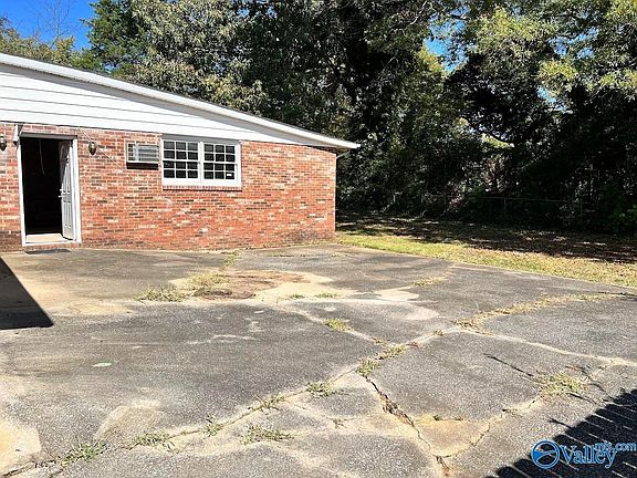 5th image of 2534 Brookline Dr NW