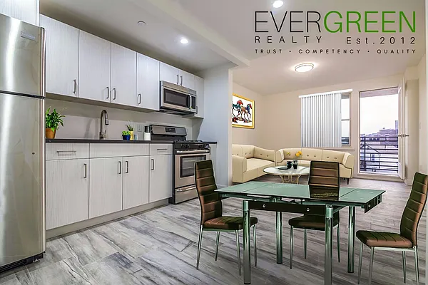 Rented by Evergreen Apartments BK | media 23