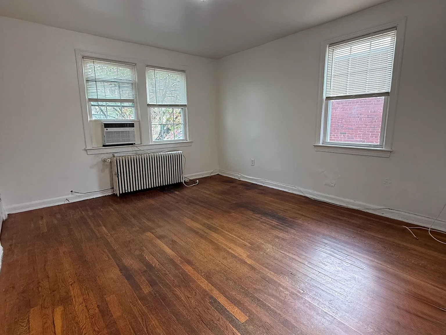 1 bed, 700 sqft, $1,300 — Photo 2