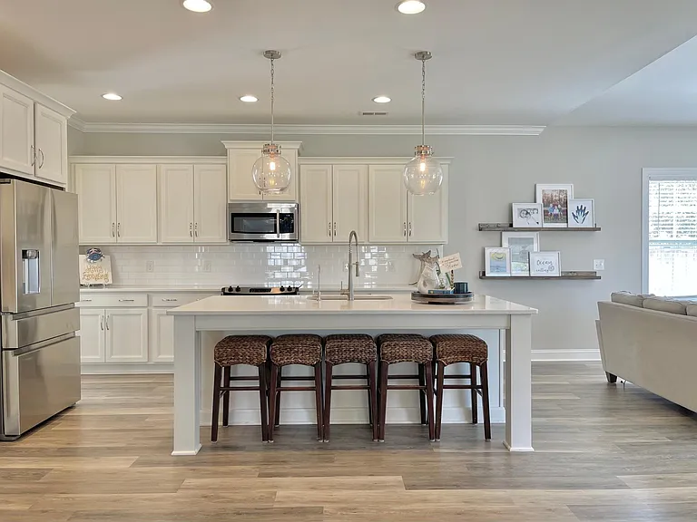 455 Aurora Pl — Photo 7