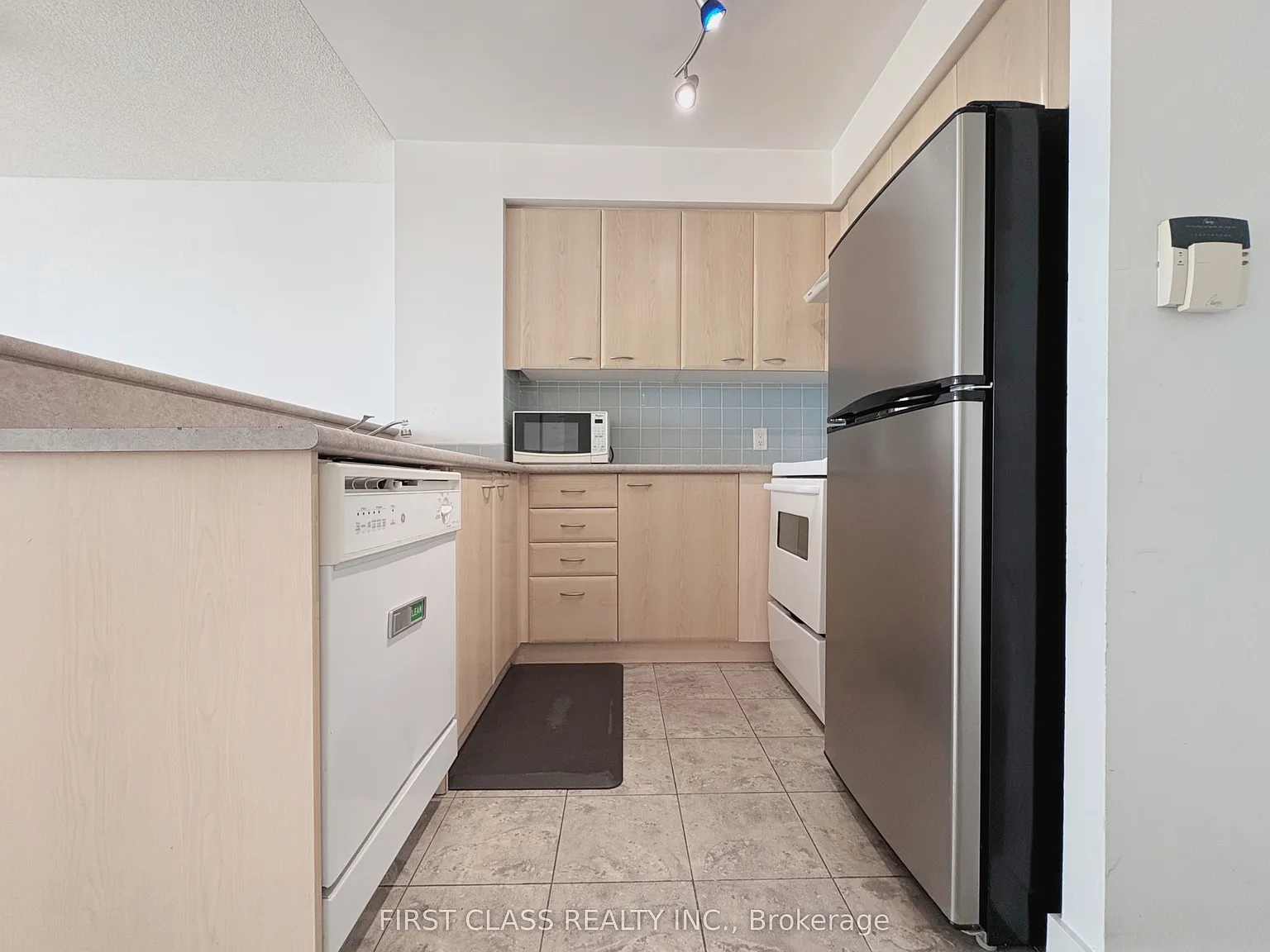 2 bed, $2,200 — Photo 4