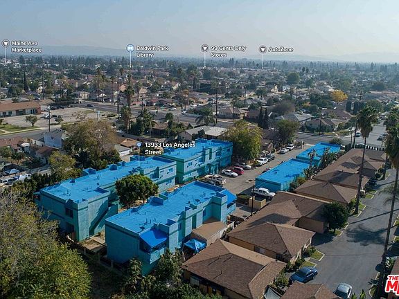 2nd image of 13933 Los Angeles St