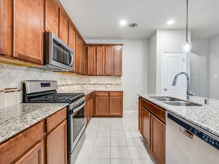 2028 Barx Dr — Photo 14