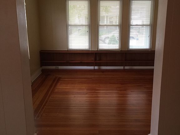 Living Room & bedrooms are hardwood flooring