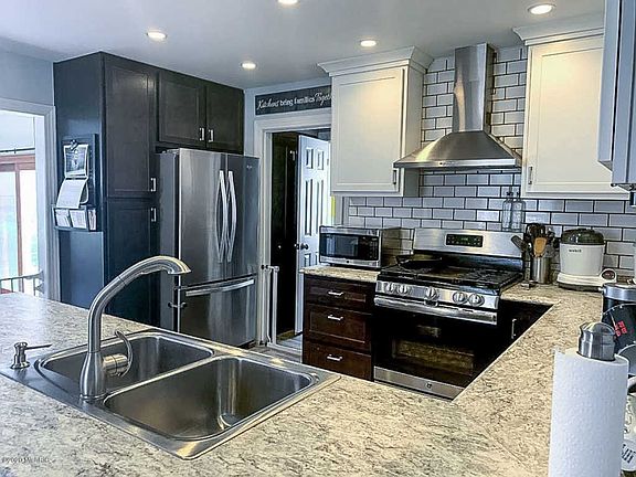 2nd image of 2444 Cheshire Dr NE
