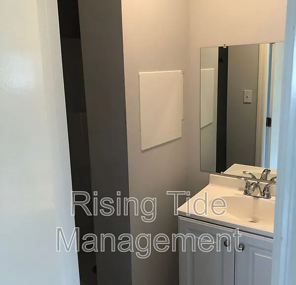 928 Five Mile Rd — Photo 23