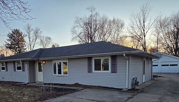 2nd image of 2413 Eastline Dr