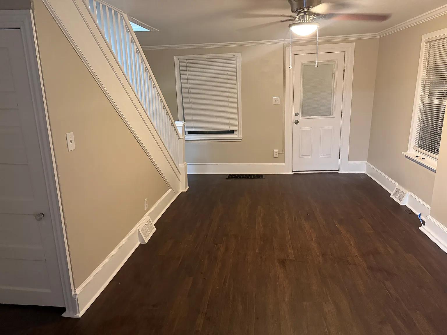 3 bed, 1036 sqft, $1,800 — Photo 3