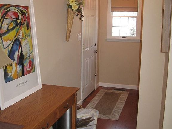5th image of 752 S Roosevelt Ave