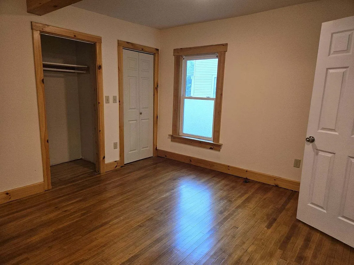 Building Photo - 78 Elm St