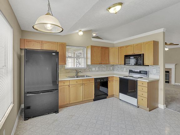 5th image of 300 Farms Way Dr