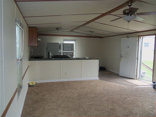 40 bg kitchen/ livingroom
