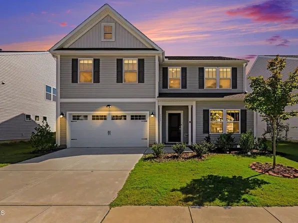 1333 Amos Park St, Fuquay Varina, NC 27526