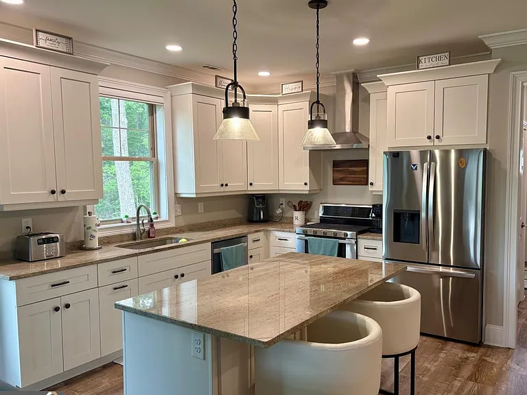 76 Hatch Dr — Photo 1