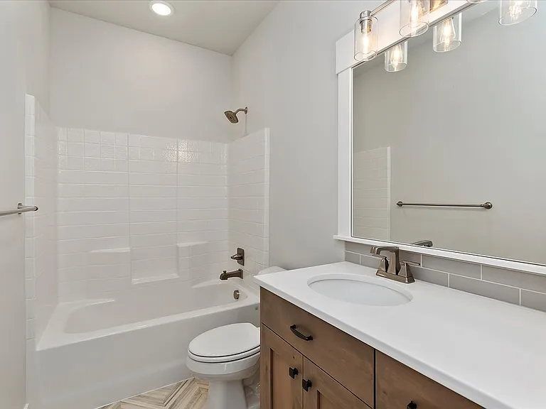 Bradbury Luxury Townhomes — Photo 74