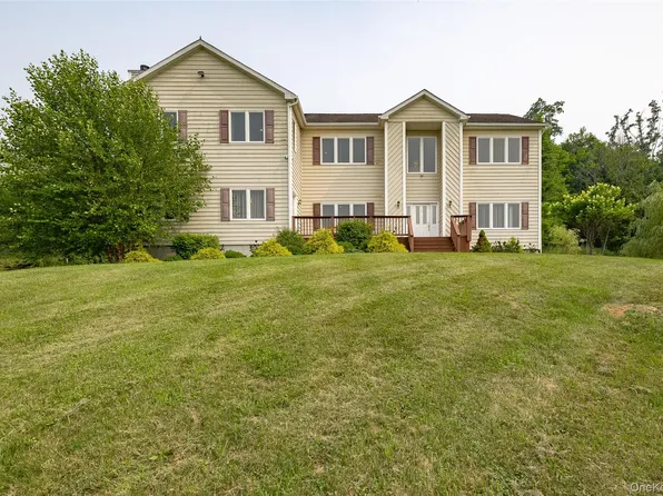 192 E Hook Road, Hopewell Junction, NY 12533