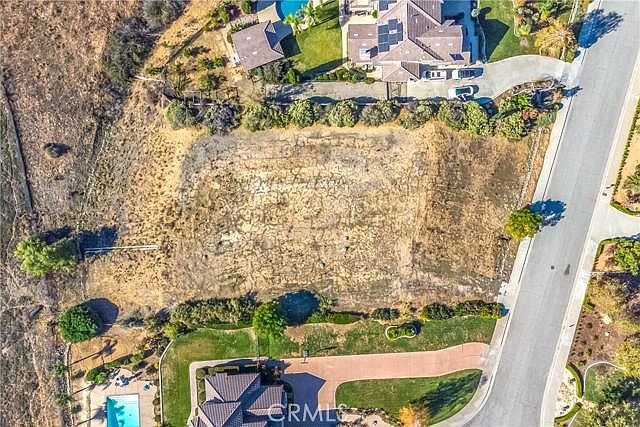 1st image of 1744 Camelot Dr